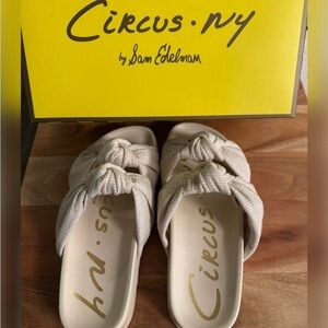 Circus by Sam Edelman Women's Cream Sandals